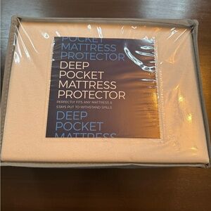 Deep Pocket Mattress Protector